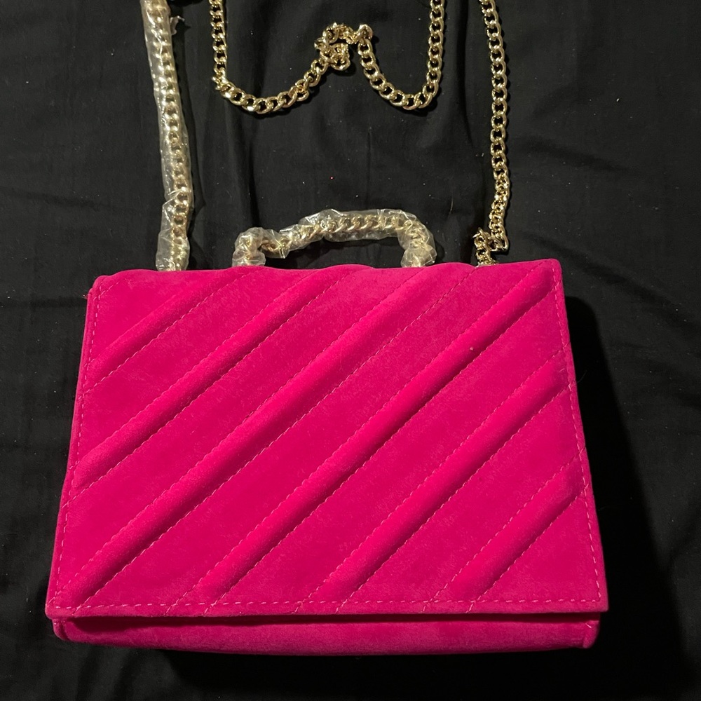 Forever 21 Fuchsia Pink Crossbody Purse. NEVER WORN !